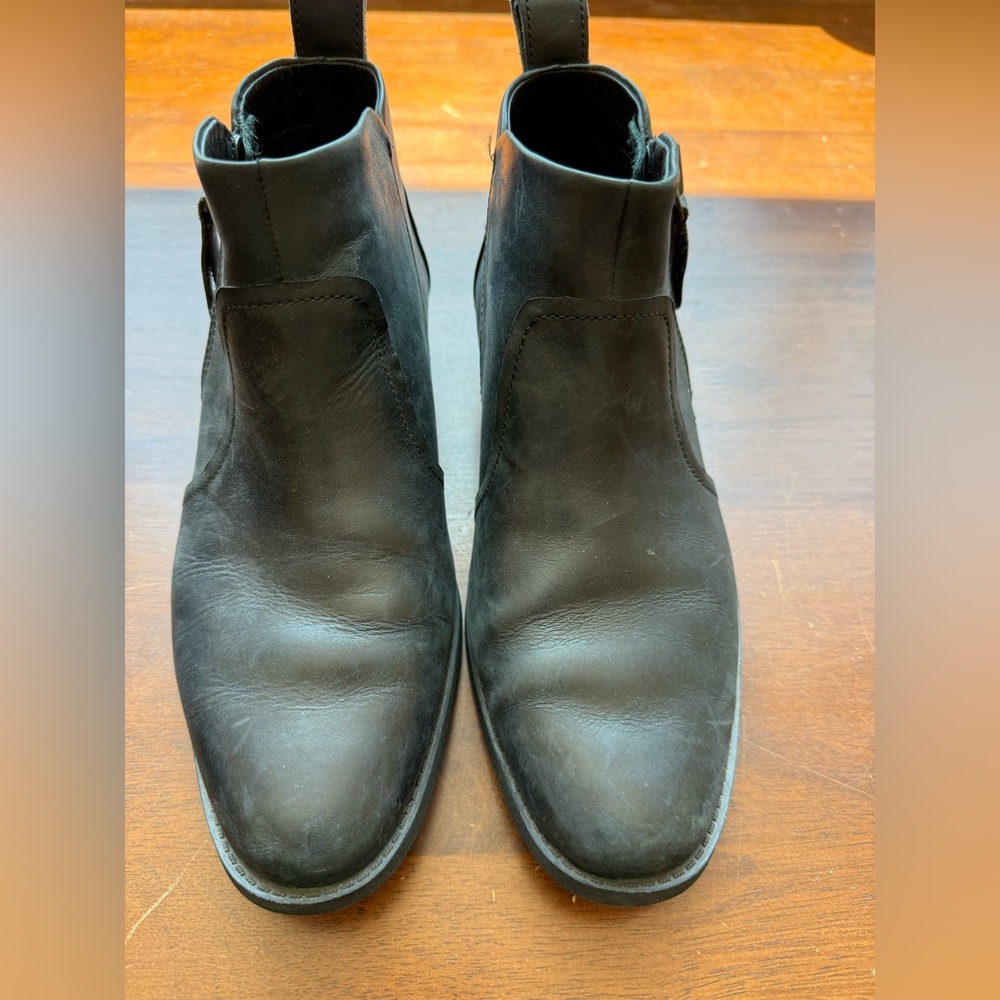 UGG Black Ankle Boots Classic Chelsea Style